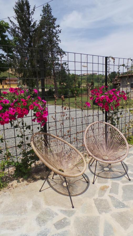 Sotto La Vigna Charm Stay Adults Only Vacation Appartement Hayloft Montegrosso dʼAsti Buitenkant foto