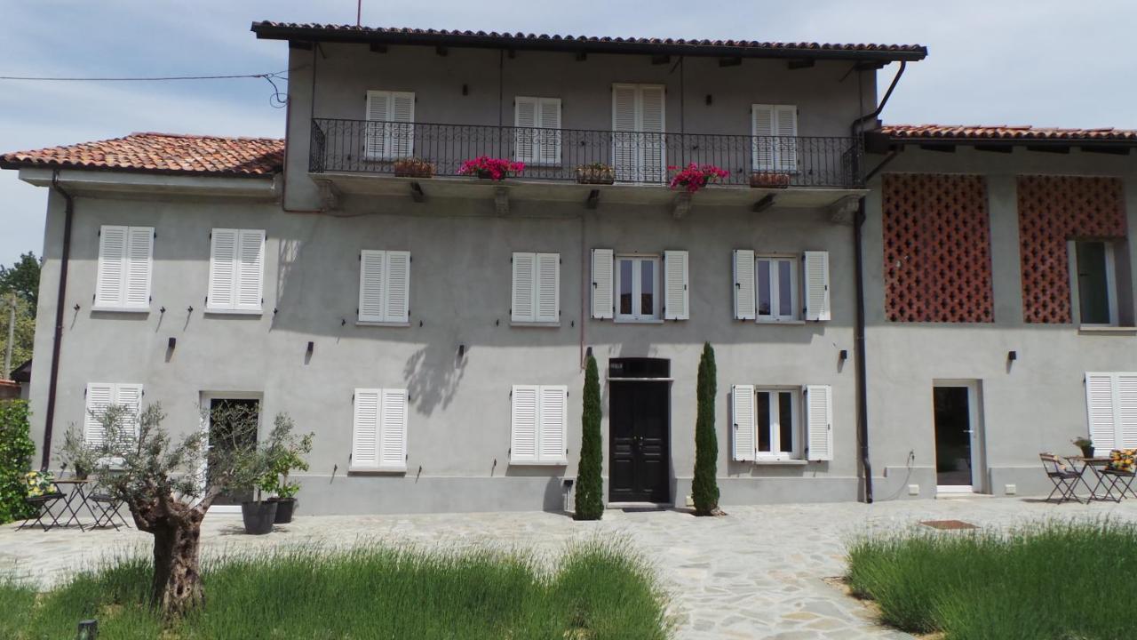 Sotto La Vigna Charm Stay Adults Only Vacation Appartement Hayloft Montegrosso dʼAsti Buitenkant foto